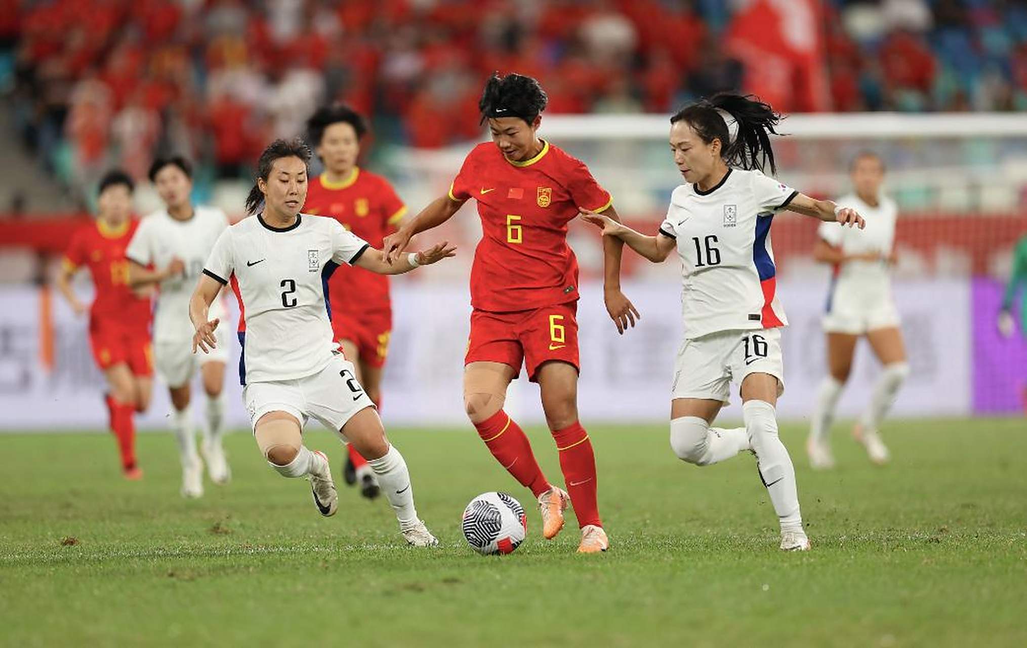 中国女足踢出精彩表现，球员技艺登峰造极！的简单介绍