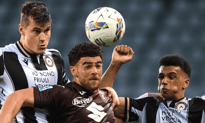 关于卡利亚里客场逆转乌迪内斯，豪取重要三分的信息