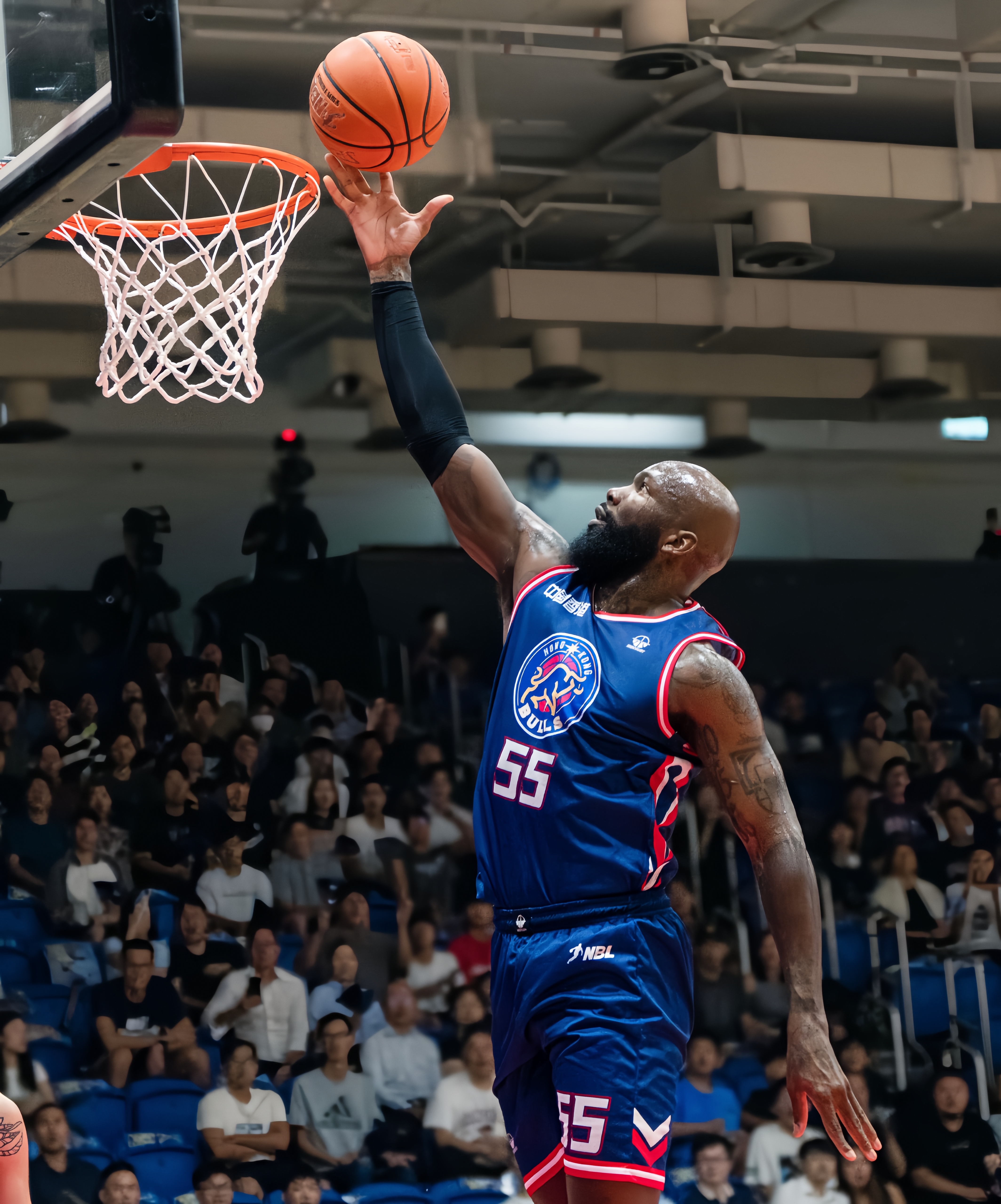 摩纳哥客场战胜门迪，取得关键三分