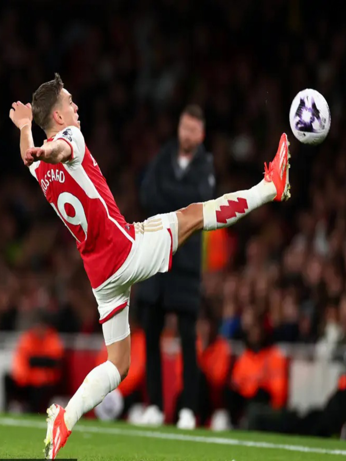 阿森纳客场击败埃弗顿，取得胜利