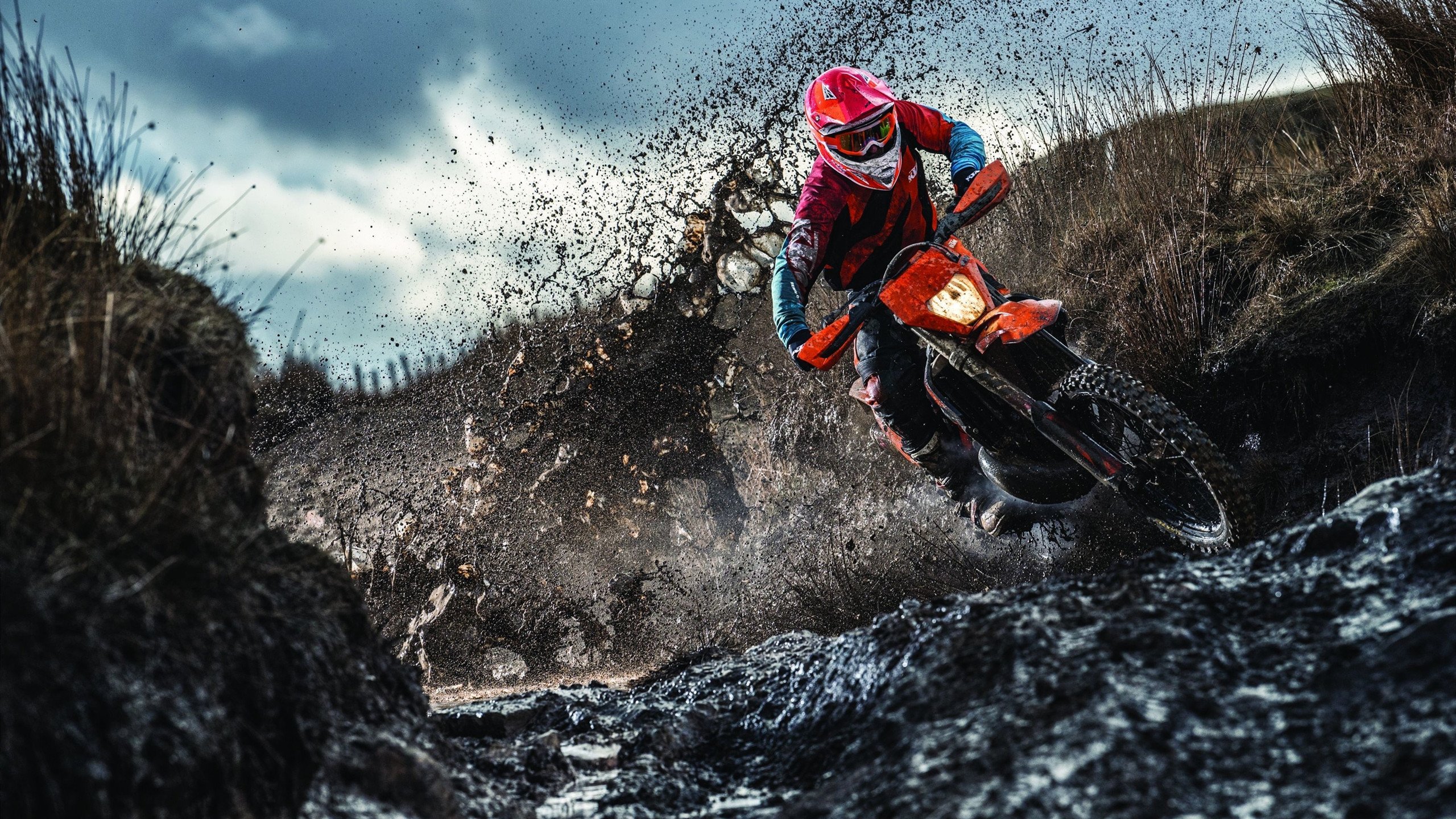 李刚仁用实力证明自己，马德里竞技一波带走芬兰