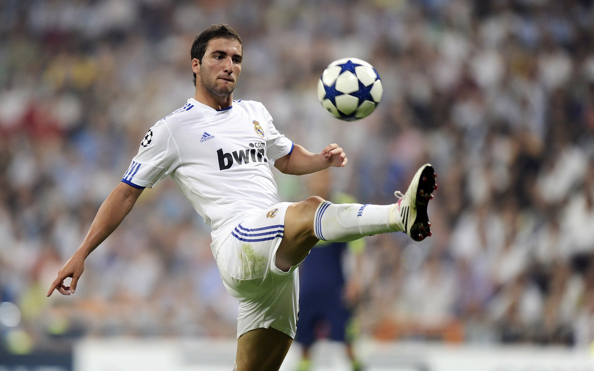 英超争冠之夜，米切尔进攻端无人可挡，一己之力改写历史