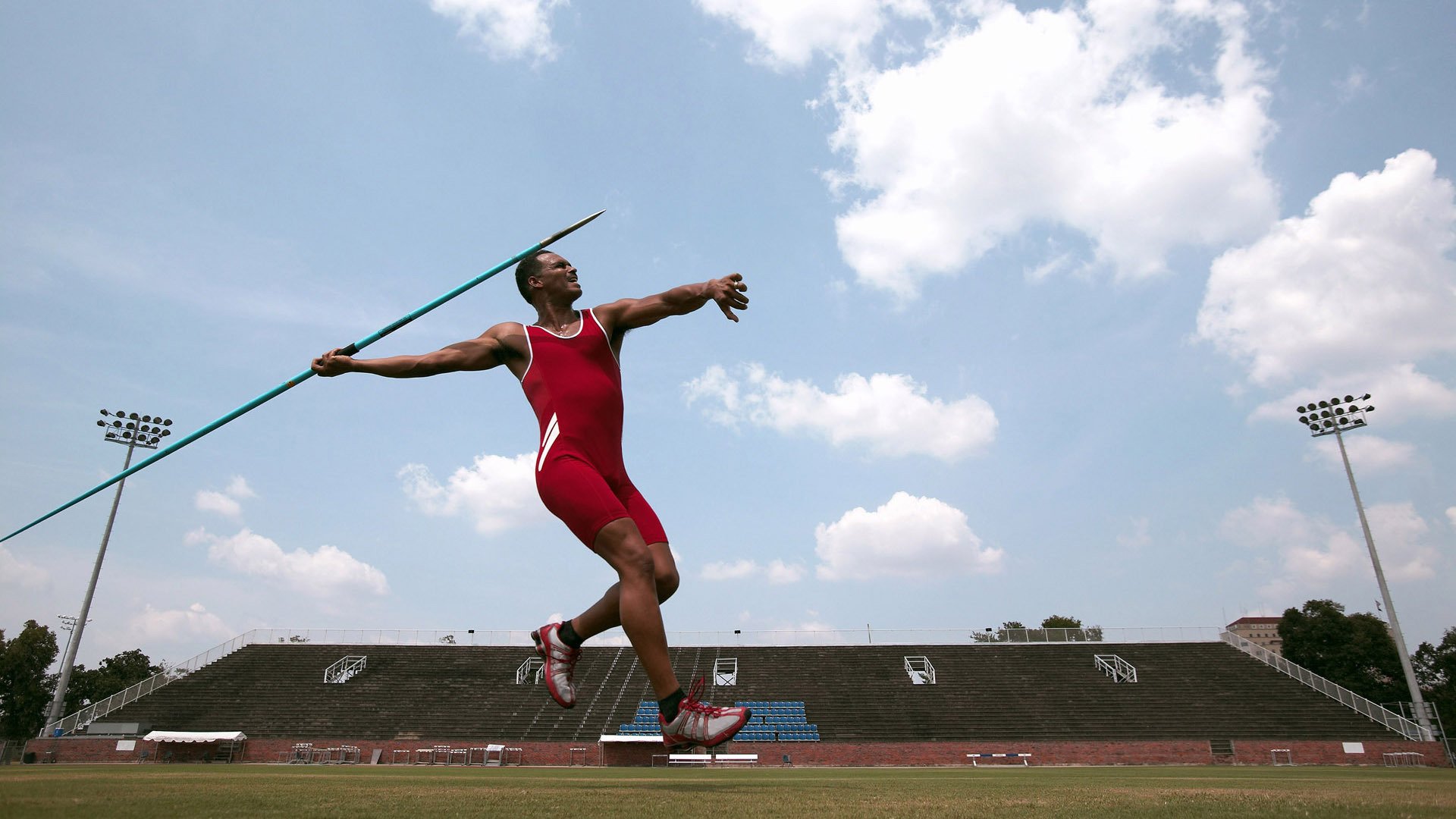 节奏大师马克西引领全队,活塞主场轻取开拓者