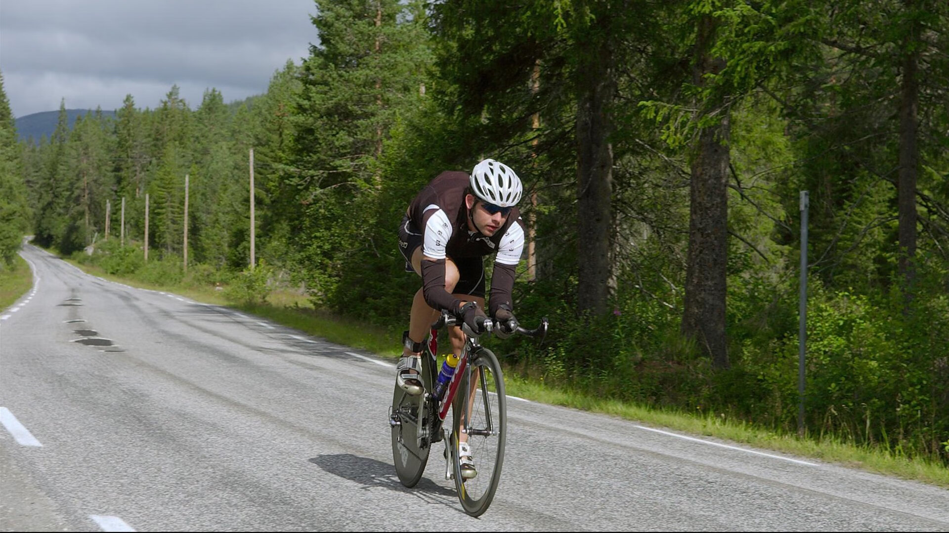 铁血南美防线锁死三狮，赖斯中场统治诠释现代足球真谛